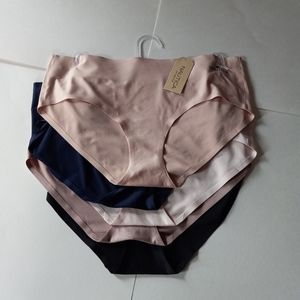 Nautica Intimates Seamless Briefs Stretchy, Soft. Size: M
